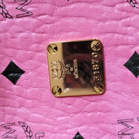 New MCM Pink Visetos Weekender - 18x8 - Picture 7 of 16